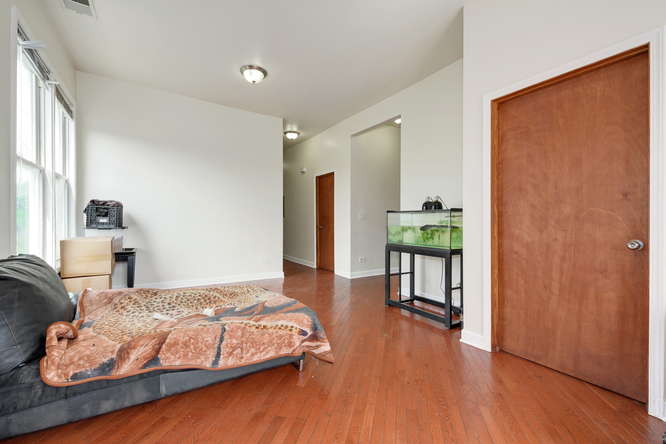 264 N Sacramento Blvd Chicago living room unit 2 264 N Sacramento Blvd Chicago living room 2 unit 2