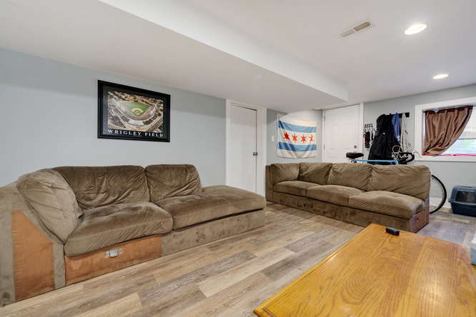 3806 S Wolcott Ave Chicago IL living room 3806 S Wolcott Ave Chicago IL living room