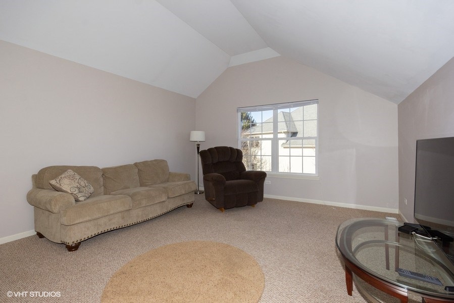 Bright & Spacious 5 Bedroom, 2.5 Bathroom Plainfield Home - $319,999 (SOLD) 14 22 26925AshgateCrossing 156001 BonusRoom LowRes