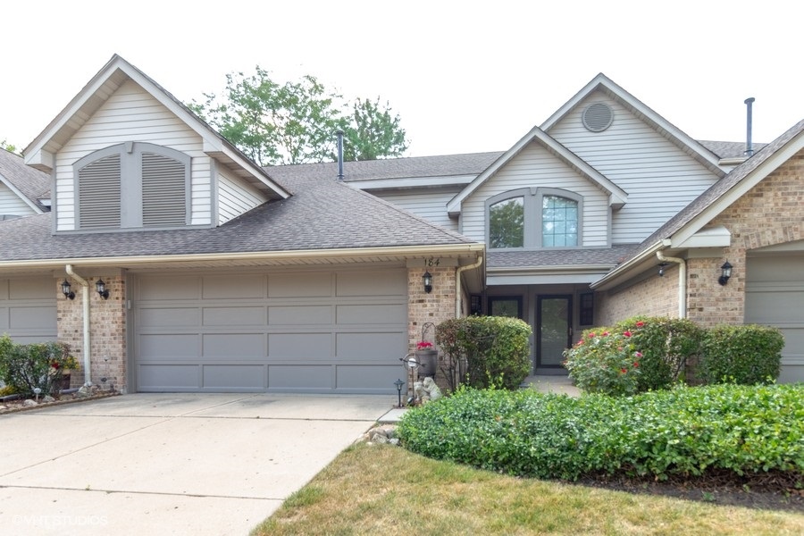 Bright & Spacious Bloomingdale 2 Bedroom Townhome With Incredible Amenities - $250,000 (SOLD) 1 184 Springdale Lane