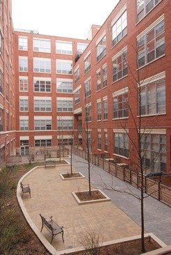 PAC (Paulina Arts Center) Lofts 2 1735 n paulina courtyard