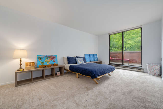 Completely Updated Corner Unit Townhome In Dearborn Park - $619,000 12 1001 S Plymouth Ct Unit D, Chicago, IL 60605 bedroom