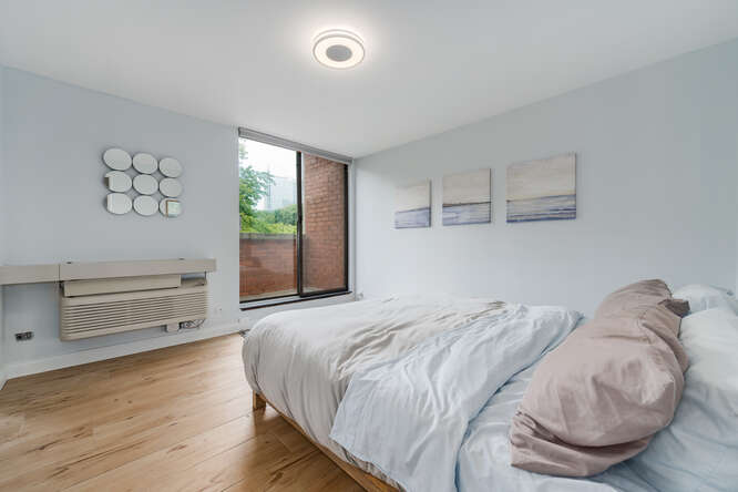 Completely Updated Corner Unit Townhome In Dearborn Park - $619,000 16 1001 S Plymouth Ct Unit D, Chicago, IL 60605 bedroom