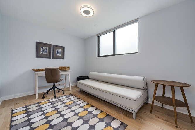 Completely Updated Corner Unit Townhome In Dearborn Park - $619,000 17 1001 S Plymouth Ct Unit D, Chicago, IL 60605 bedroom