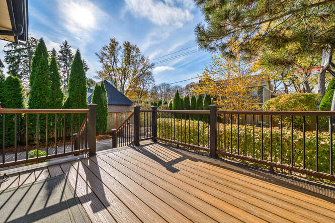 All Brick Architectural Gem With 3 Bedrooms In Western Springs - Sold: $691,828 18 3916 Howard Ave, Western Springs, IL 60558 exterior