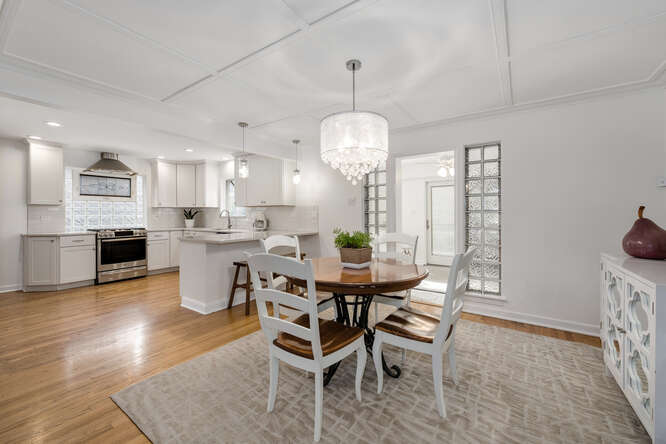 All Brick Architectural Gem With 3 Bedrooms In Western Springs - Sold: $691,828 9 3916 Howard Ave, Western Springs, IL 60558 dining room