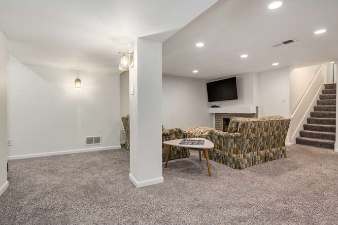 All Brick Architectural Gem With 3 Bedrooms In Western Springs - Sold: $691,828 15 3916 Howard Ave, Western Springs, IL 60558 family room