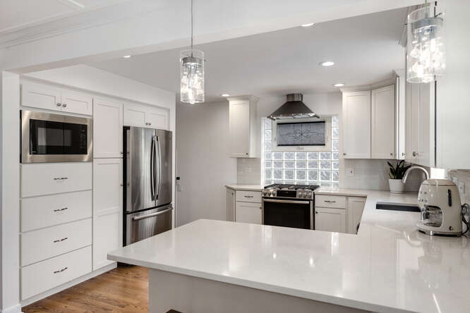 All Brick Architectural Gem With 3 Bedrooms In Western Springs - Sold: $691,828 6 3916 Howard Ave, Western Springs, IL 60558 kitchen