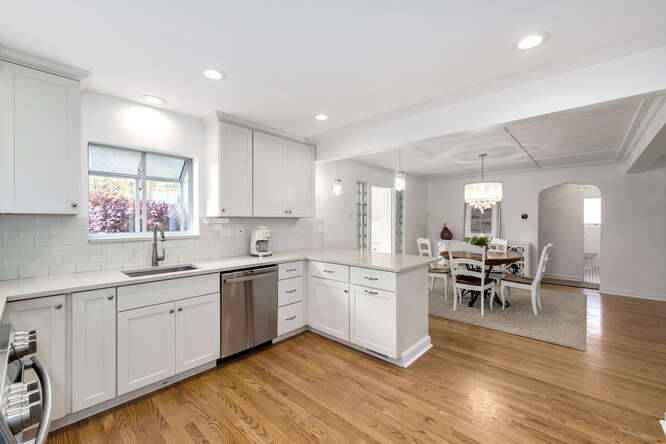 All Brick Architectural Gem With 3 Bedrooms In Western Springs - Sold: $691,828 7 3916 Howard Ave, Western Springs, IL 60558 kitchen