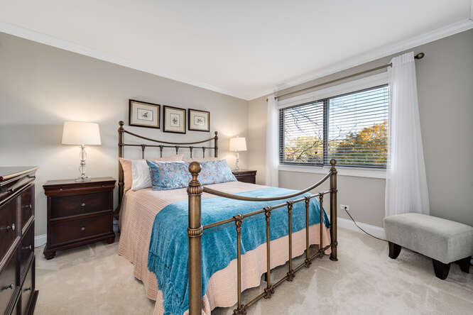 Impeccably Maintained, Rarely Available End Unit Townhome At Lake Hinsdale Village In Willowbrook - $480,000 (SOLD) 16 67 Portwine bedroom 3