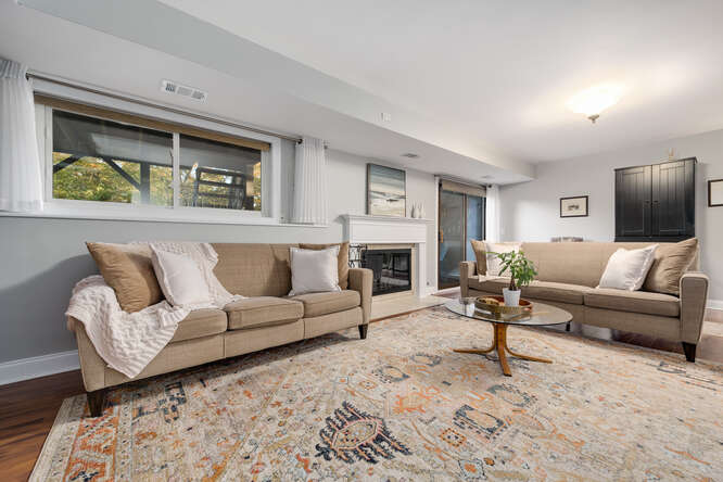 Impeccably Maintained, Rarely Available End Unit Townhome At Lake Hinsdale Village In Willowbrook - $480,000 (SOLD) 19 67 Portwine family room 2