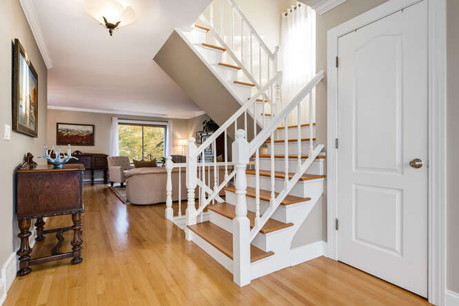 Impeccably Maintained, Rarely Available End Unit Townhome At Lake Hinsdale Village In Willowbrook - $480,000 (SOLD) 10 67 Portwine foyer